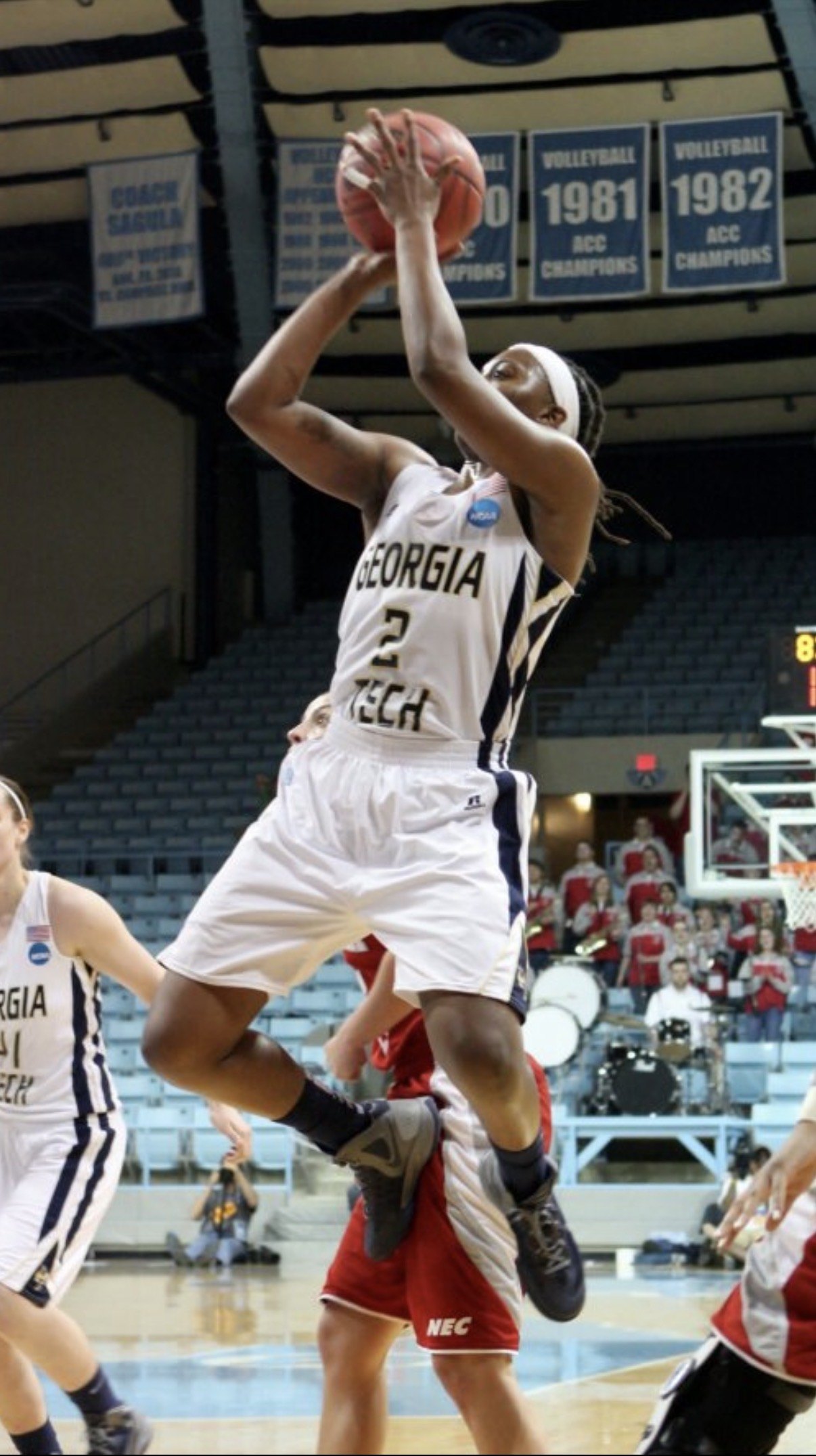 Bennett rising into a jump shot for Georgia Tech in an NCAA tournament game